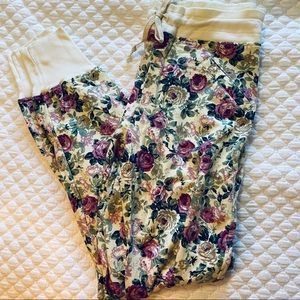 Henry Mills USA (Boutique) Cream Floral Jogger